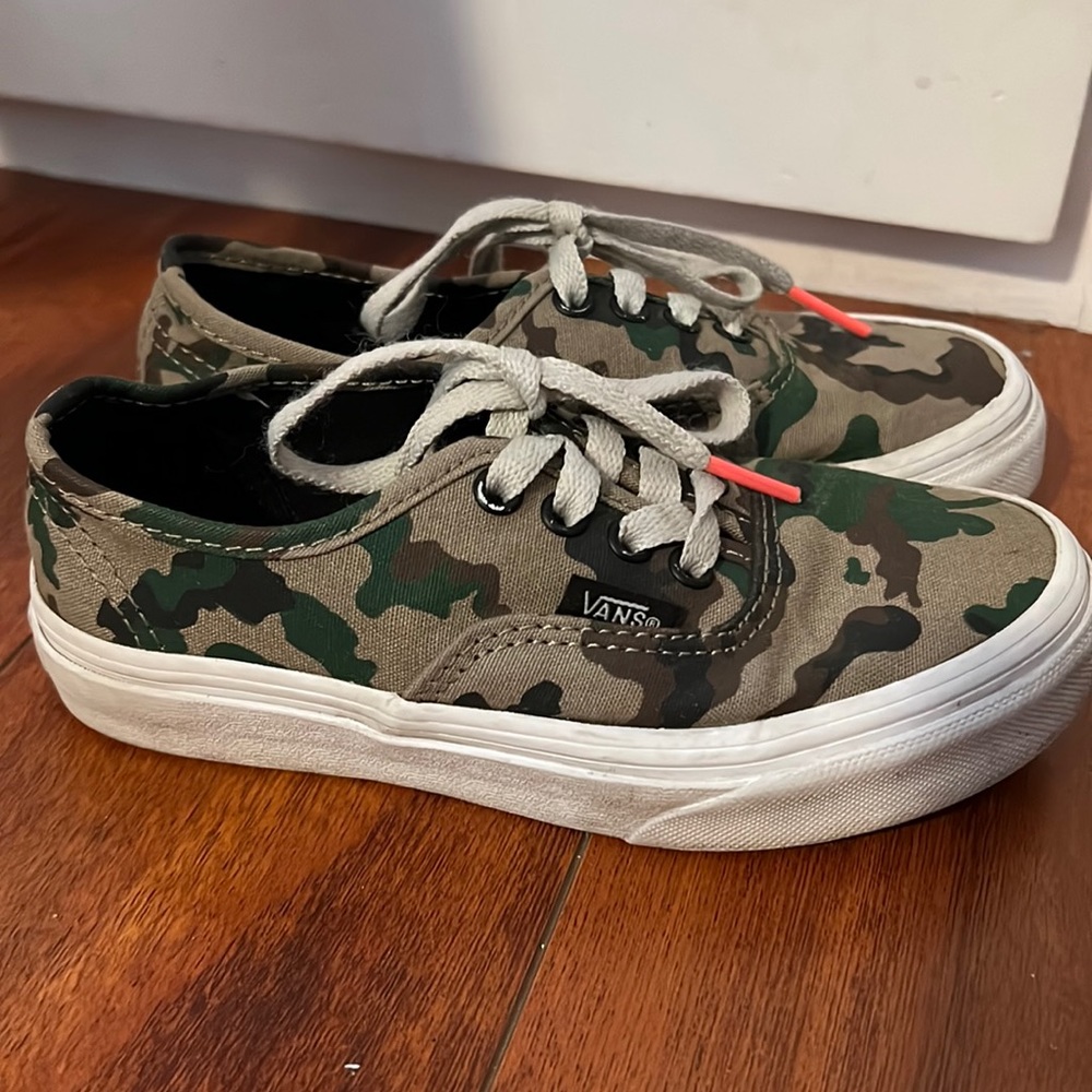 Kids vans camouflage shoe size 12.5